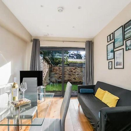 Pass The Keys Ealing Queen Of The Suburbs 2Bd Apartment ลอนดอน ภายนอก รูปภาพ