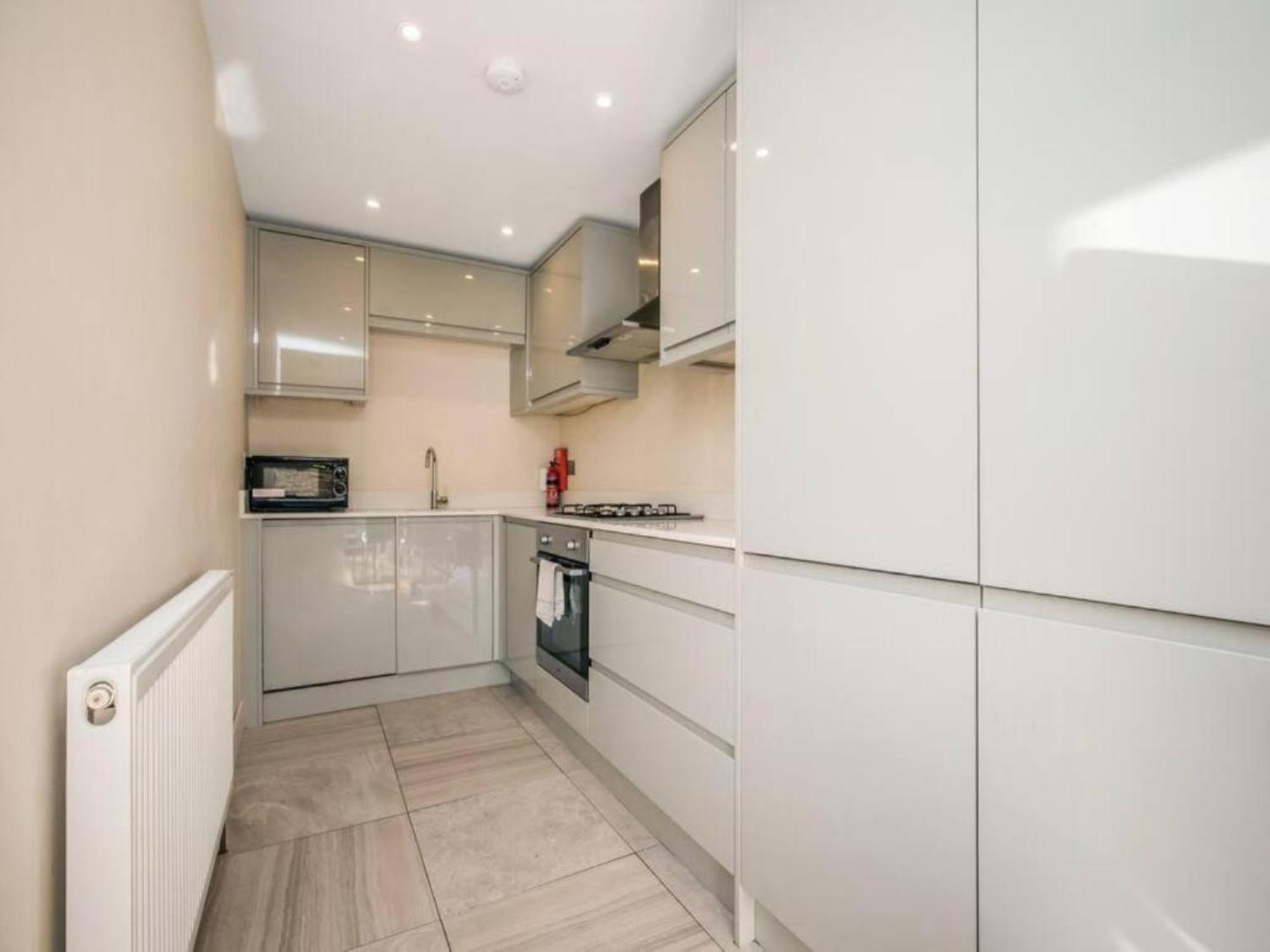 Pass The Keys Ealing Queen Of The Suburbs 2Bd Apartment ลอนดอน ภายนอก รูปภาพ