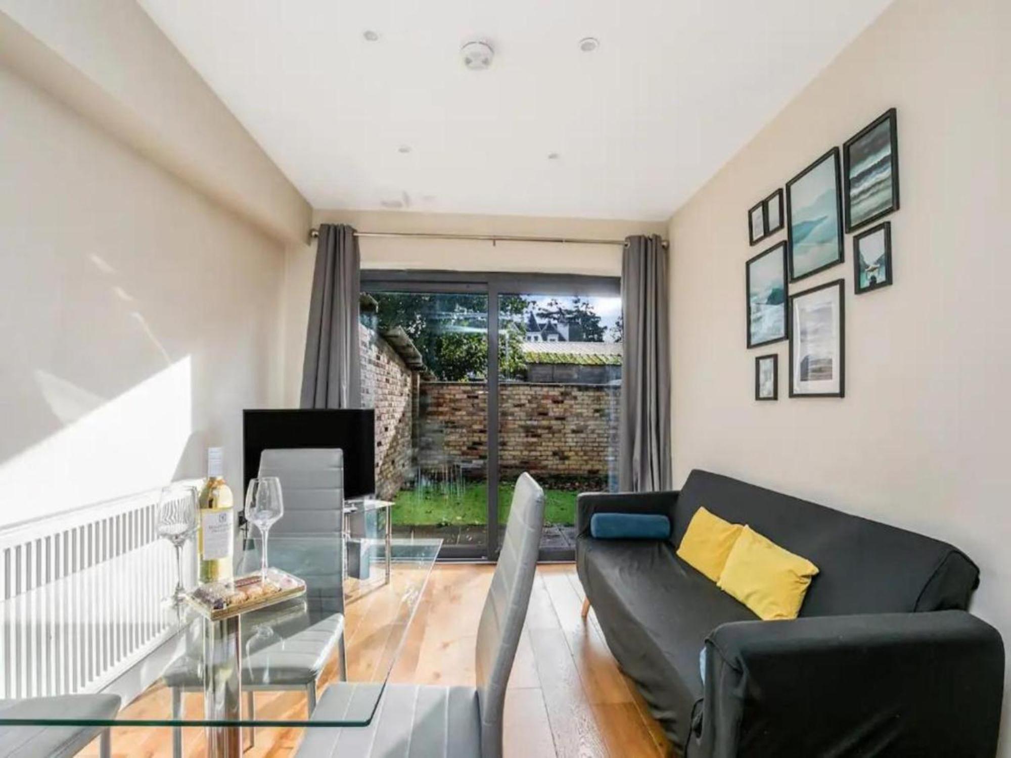 Pass The Keys Ealing Queen Of The Suburbs 2Bd Apartment ลอนดอน ภายนอก รูปภาพ