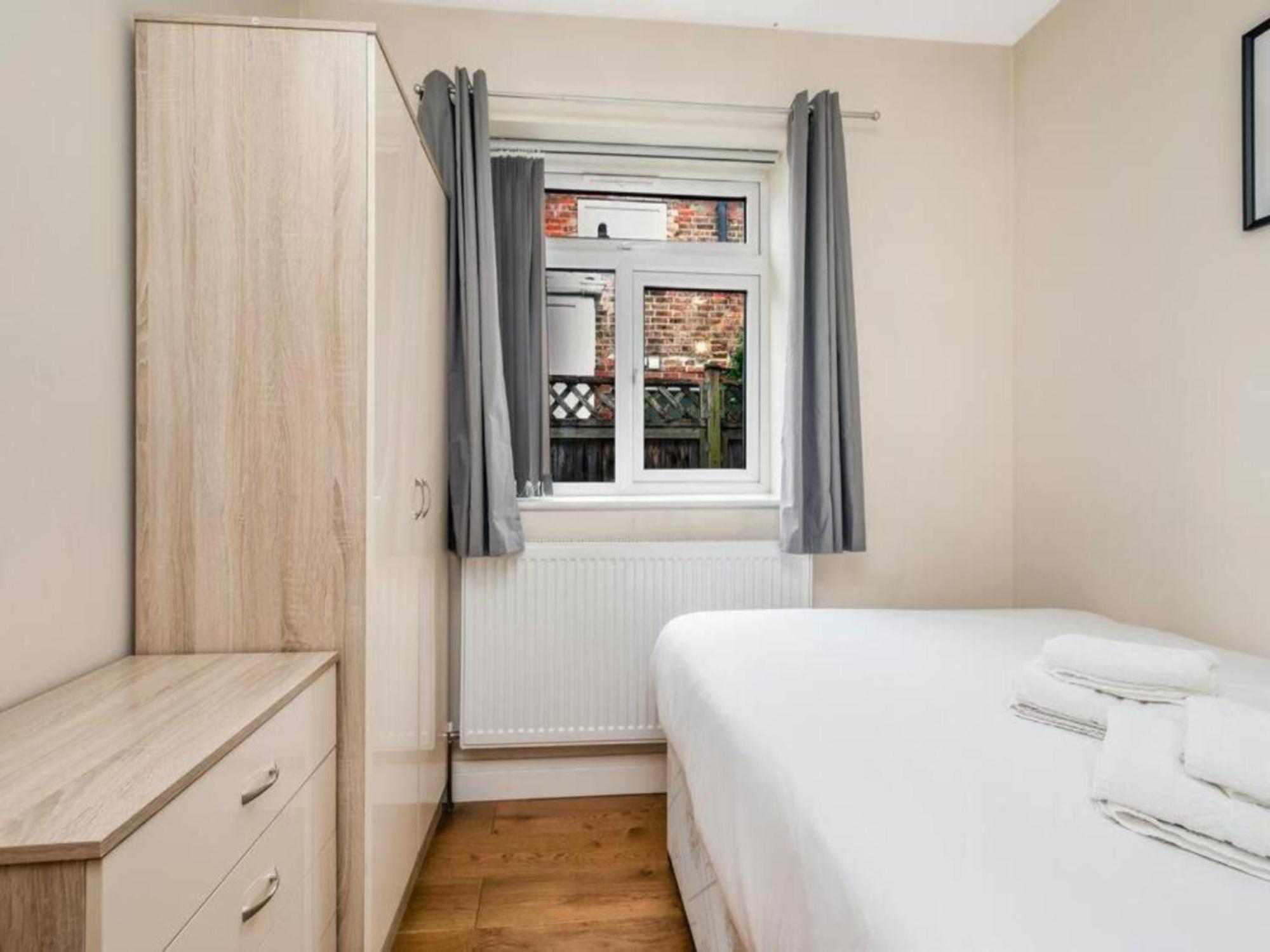 Pass The Keys Ealing Queen Of The Suburbs 2Bd Apartment ลอนดอน ภายนอก รูปภาพ