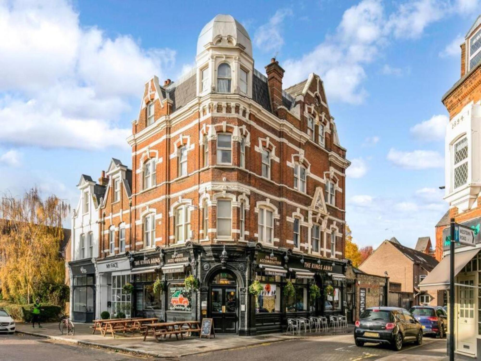 Pass The Keys Ealing Queen Of The Suburbs 2Bd Apartment ลอนดอน ภายนอก รูปภาพ